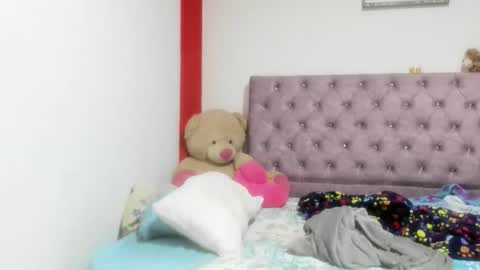 stefany_andruw online show from 10-04-25, 12:58