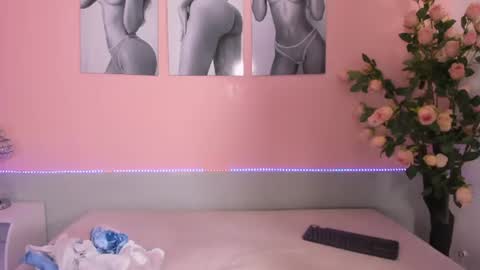 Snapshot of stefany_gonzales_ chatting on 06-12-26, 01:32 Stefany online show from 06-12-26, 01:32