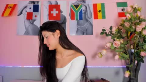 Snapshot of stefany_gonzales_ chatting on 07-18-26, 01:26 Stefany online show from 07-18-26, 01:26