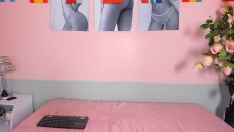 Snapshot of stefany_gonzales_ chatting on 07-19-26, 11:36 Stefany online show from 07-19-26, 11:36