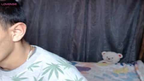 stefany_pablo1 online show from 11-04-25, 01:10