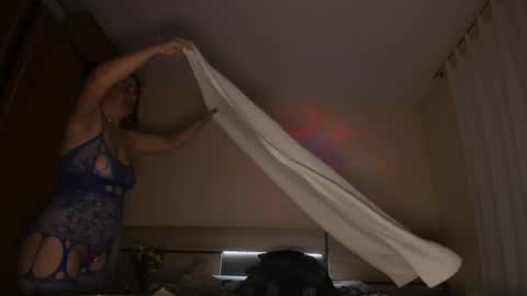 Snapshot of stefanyhotmilf chatting on 05-20-26, 06:30 stefany online show from 05-20-26, 06:30