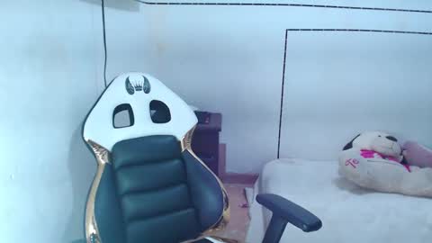 Snapshot of stefializon70 chatting on 11-06-25, 04:13 StefiAlizon online show from 11-06-25, 04:13