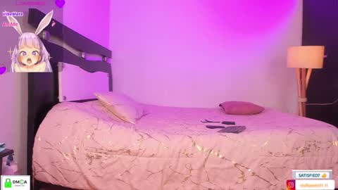 Snapshot of stefiqueen_11_ chatting on 10-28-25, 03:10 StefBri online show from 10-28-25, 03:10