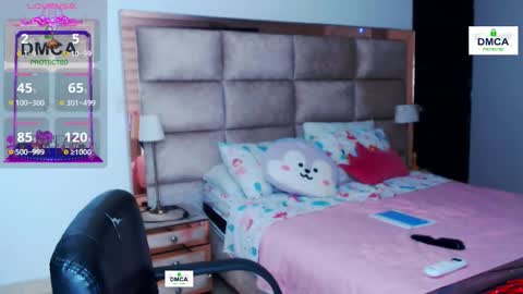 Stefany online show from 09-22-25, 01:07