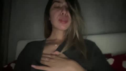 Snapshot of stefy_glow chatting on 11-24-25, 10:53 stefy_glow online show from 11-24-25, 10:53