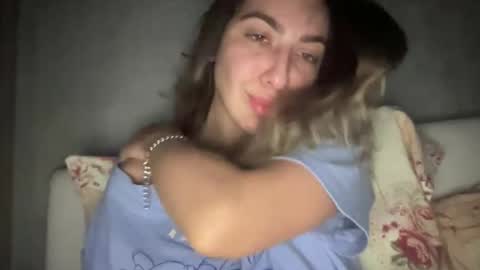 Snapshot of stefy_glow chatting on 12-17-25, 09:21 stefy_glow online show from 12-17-25, 09:21