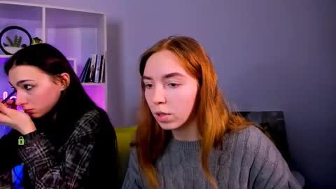 stella_flower online show from 03-22-26, 07:01