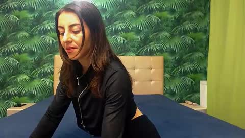 Snapshot of stella_john chatting on 01-14-25, 04:36 Stella John online show from 01-14-25, 04:36