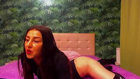 Snapshot of stella_john chatting on 11-22-25, 05:06 Stella John online show from 11-22-25, 05:06