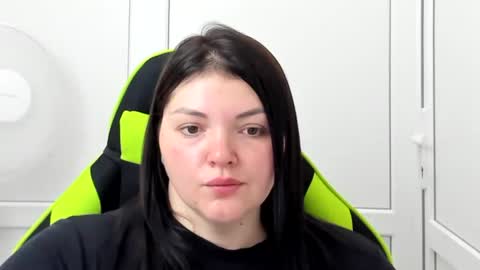 Snapshot of stella_la_ chatting on 05-26-26, 06:42 Stella online show from 05-26-26, 06:42