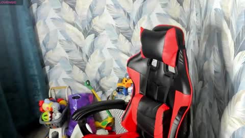 Snapshot of stella_leex chatting on 10-23-25, 02:11 Stella online show from 10-23-25, 02:11