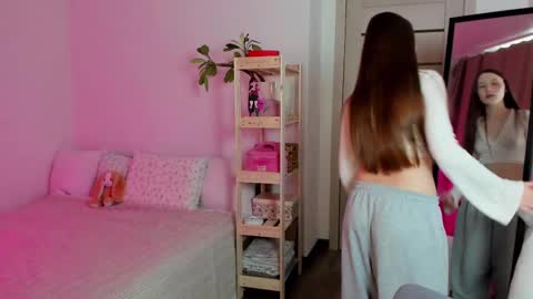 stella_sunny online show from 03-07-25, 11:07