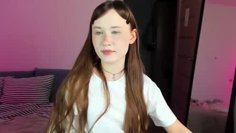 stella_sunny online show from 10-19-25, 01:39