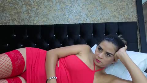 Estella online show from 11-11-25, 10:43