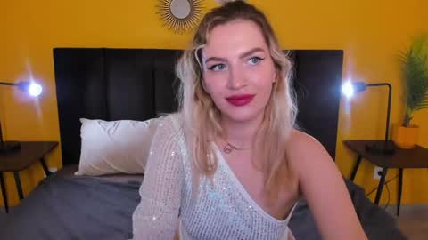 Snapshot of stellaalluring chatting on 05-14-26, 01:45 Stella online show from 05-14-26, 01:45