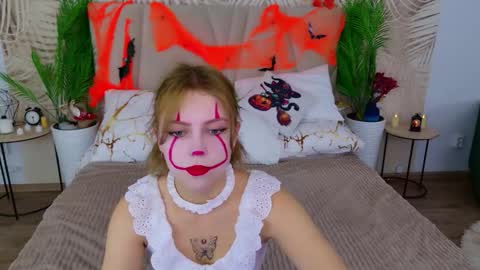 Stella 3 online show from 10-31-25, 05:52