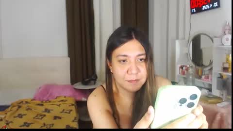 Snapshot of stellahugets chatting on 04-29-26, 05:52 Stella online show from 04-29-26, 05:52