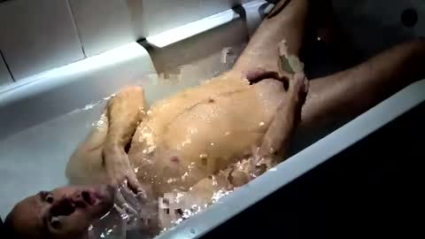 Snapshot of stenlyvrbich chatting on 12-08-24, 12:07 lee online show from 12-08-24, 12:07