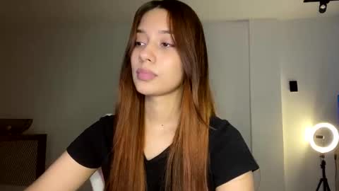 Snapshot of steph_y1030 chatting on 01-28-25, 03:25 stephany online show from 01-28-25, 03:25