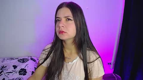 Snapshot of stepha_sweet chatting on 11-08-25, 03:50 Emma online show from 11-08-25, 03:50