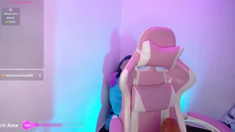 Snapshot of stepha_sweet chatting on 11-30-25, 06:23 Emma online show from 11-30-25, 06:23