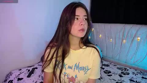 Snapshot of stepha_sweet chatting on 12-15-25, 01:54 Emma online show from 12-15-25, 01:54