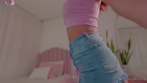 Snapshot of stephania_let chatting on 10-14-25, 10:38 stephania_let online show from 10-14-25, 10:38