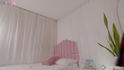 Snapshot of stephania_let chatting on 11-24-25, 06:18 stephania_let online show from 11-24-25, 06:18