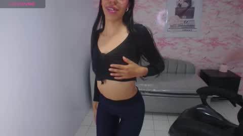 Stephania online show from 12-24-24, 03:38