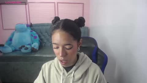 Stephania online show from 03-01-25, 10:34