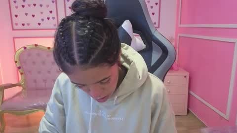 Stephania online show from 09-20-25, 11:33