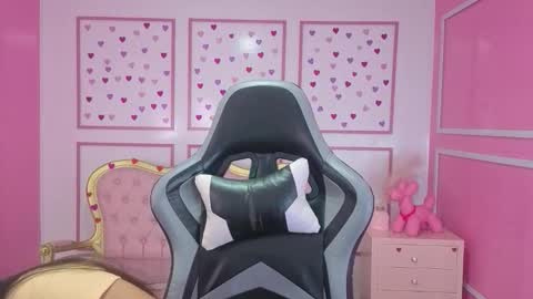 Stephania online show from 09-29-25, 11:37