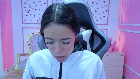 Stephania online show from 11-05-25, 12:27