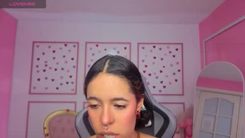 Stephania online show from 02-12-26, 12:00