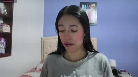 Snapshot of stephania_t chatting on 05-04-26, 03:41 Stephania online show from 05-04-26, 03:41