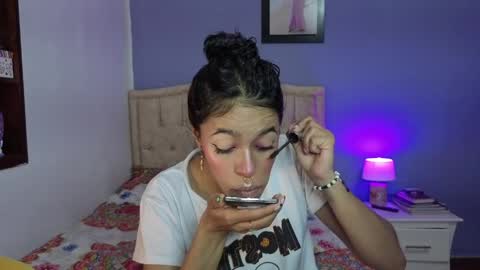 Snapshot of stephania_t chatting on 05-08-26, 03:17 Stephania online show from 05-08-26, 03:17