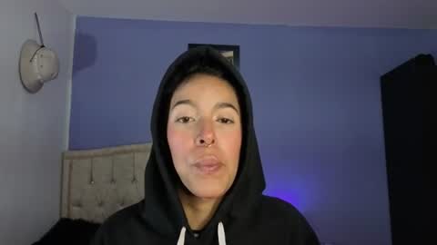 Snapshot of stephania_t chatting on 06-23-26, 02:26 Stephania online show from 06-23-26, 02:26
