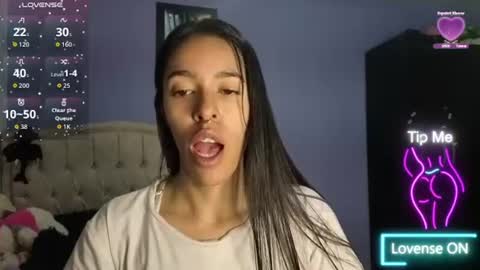 Snapshot of stephania_t chatting on 07-24-26, 02:26 Stephania online show from 07-24-26, 02:26