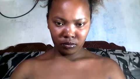 stephanie172 online show from 11-12-25, 08:59