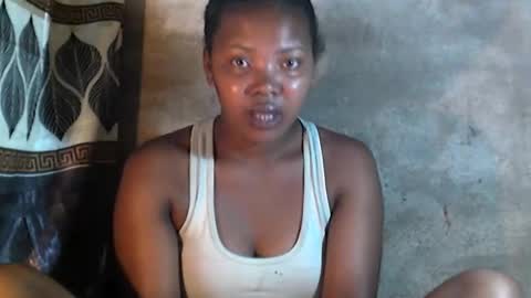 stephanie172 online show from 12-22-25, 02:25