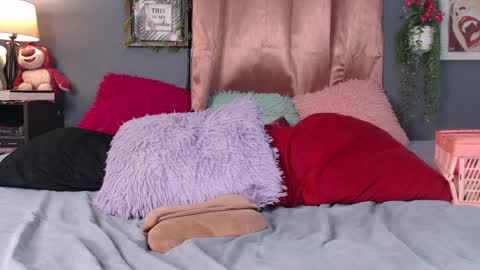    IG  stephani 3333 online show from 12-28-24, 08:05