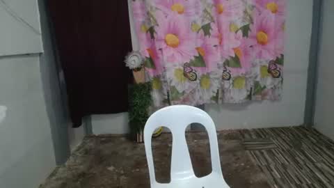 Snapshot of stephanie_zee chatting on 06-19-26, 12:42 stephanie_zee online show from 06-19-26, 12:42