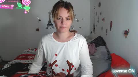 Stephanie   online show from 12-01-25, 10:20