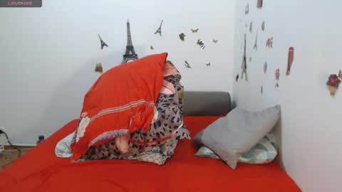 Stephanie   online show from 01-10-26, 11:12