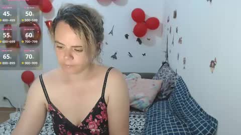 Snapshot of stephaniewild chatting on 06-04-26, 10:10 Stephanie online show from 06-04-26, 10:10