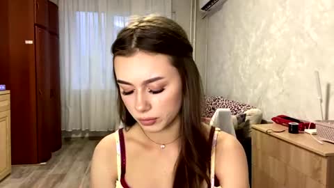 Stephani online show from 06-17-26, 04:19