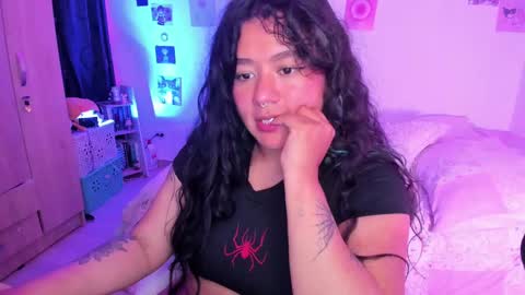 Snapshot of stephanifox chatting on 12-24-24, 06:33 Stephanie online show from 12-24-24, 06:33