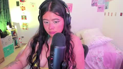 Snapshot of stephanifox chatting on 12-26-24, 03:59 Stephanie online show from 12-26-24, 03:59