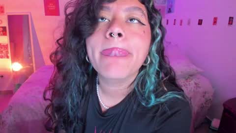 Snapshot of stephanifox chatting on 01-09-25, 01:50 Stephanie online show from 01-09-25, 01:50